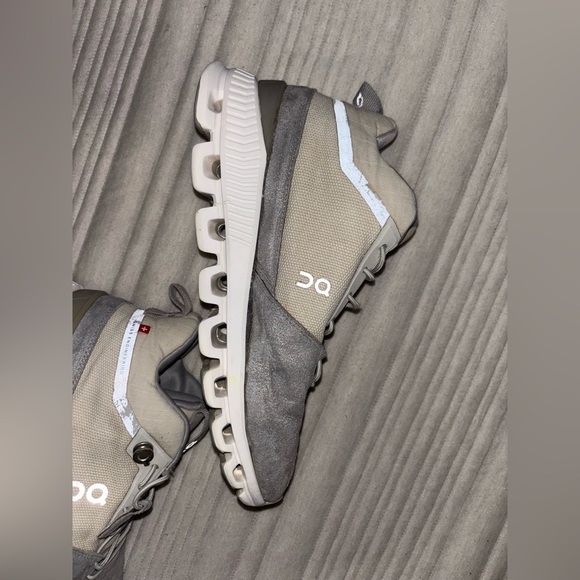 On Running On Cloud Women’s Size W6, Cloud High Sneaker, Glacier Gray, pre-Owned - Picture 2 of 5